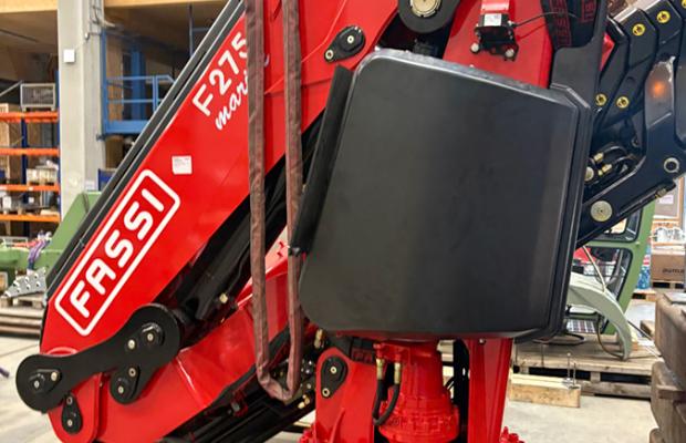 Umbau und Einstellarbeiten an Fassi F275RB.2.25 Marine für Wasserkraftanlage